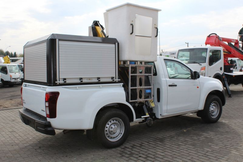 Comet X4-12 zamontowany na Isuzu D-Max 4x4 PICK-UP - مصاعد الازدهار محمولة على شاحنة: صور 5 Comet X4-12 zamontowany na Isuzu D-Max 4x4 PICK-UP - مصاعد الازدهار محمولة على شاحنة: صور 5