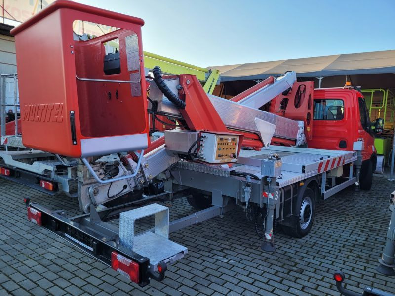 Iveco Daily 35S12 podnośnik koszowy 25 m Multitel MX250 - مصاعد الازدهار محمولة على شاحنة: صور 3 Iveco Daily 35S12 podnośnik koszowy 25 m Multitel MX250 - مصاعد الازدهار محمولة على شاحنة: صور 3