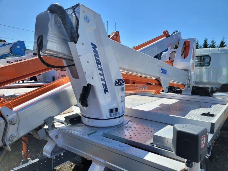 Mitsubishi Canter Fuso 3C13 podnośnik koszowy 20 m Multitel MXE200 - مصاعد الازدهار محمولة على شاحنة: صور 5 Mitsubishi Canter Fuso 3C13 podnośnik koszowy 20 m Multitel MXE200 - مصاعد الازدهار محمولة على شاحنة: صور 5