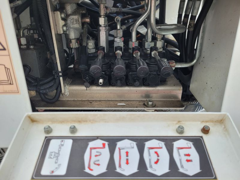 Nissan Cabstar NT400 podnośnik koszowy 20 m Oil&Steel Snake 2010 Plus - مصاعد الازدهار محمولة على شاحنة: صور 5 Nissan Cabstar NT400 podnośnik koszowy 20 m Oil&Steel Snake 2010 Plus - مصاعد الازدهار محمولة على شاحنة: صور 5