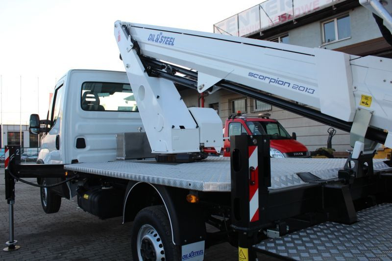 Oil&Steel Scorpion 2013 - 20 m zamontowany na Iveco 35S14H - مصاعد الازدهار محمولة على شاحنة: صور 5 Oil&Steel Scorpion 2013 - 20 m zamontowany na Iveco 35S14H - مصاعد الازدهار محمولة على شاحنة: صور 5