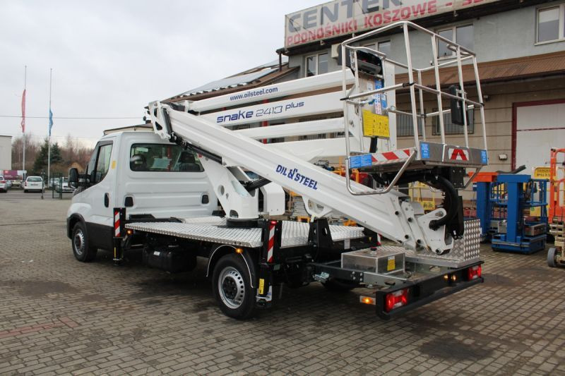 Oil&Steel Snake 2413 Plus 24 m zamontowany na Iveco 35S14H - مصاعد الازدهار محمولة على شاحنة: صور 4 Oil&Steel Snake 2413 Plus 24 m zamontowany na Iveco 35S14H - مصاعد الازدهار محمولة على شاحنة: صور 4