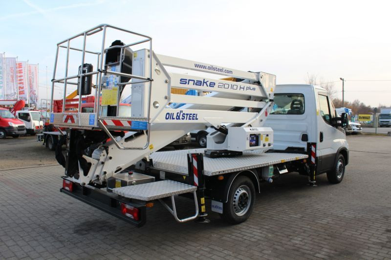 Nowy Oil&Steel Snake 2010 H Plus zamontowany na Iveco Daily 35-140 - مصاعد الازدهار محمولة على شاحنة: صور 3 Nowy Oil&Steel Snake 2010 H Plus zamontowany na Iveco Daily 35-140 - مصاعد الازدهار محمولة على شاحنة: صور 3