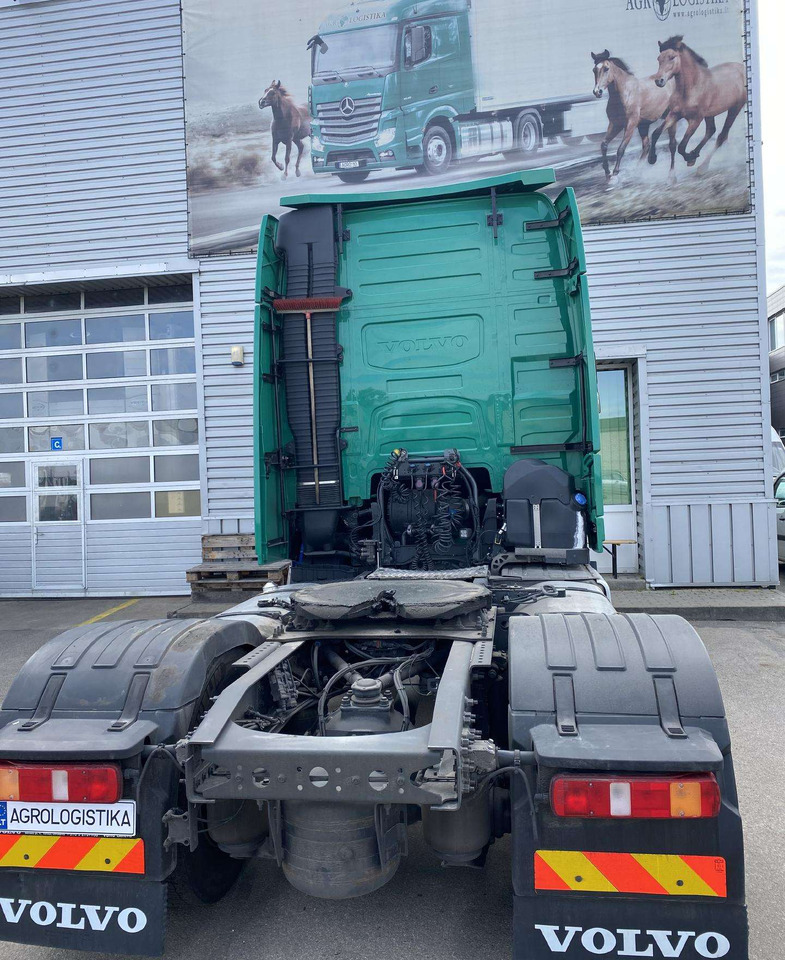 Volvo FH 460 - شاحنة جرار: صور 4 Volvo FH 460 - شاحنة جرار: صور 4