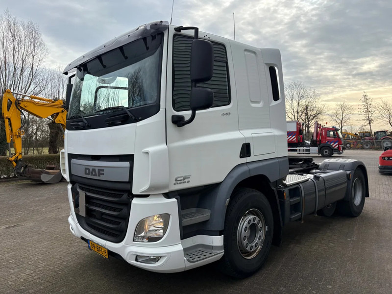 DAF CF 440 6x2 / HOLLAND TRUCK / LOW KM / NEW APK - TUV / BULK COMPRESSOR / ADR I II III / - شاحنة جرار: صور 2 DAF CF 440 6x2 / HOLLAND TRUCK / LOW KM / NEW APK - TUV / BULK COMPRESSOR / ADR I II III / - شاحنة جرار: صور 2
