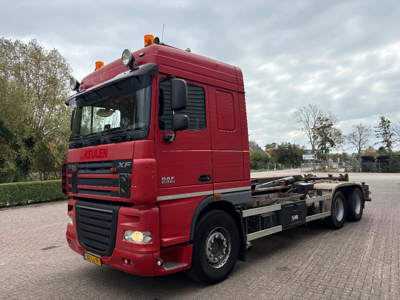 DAF XF 105 . 410 / 6X2 / MULTILIFT XR 26S61 / APK - TUV OKTOBER 2025 / EURO 5 / AUTOMAAT / - شاحنة ذات الخطاف: صور 2 DAF XF 105 . 410 / 6X2 / MULTILIFT XR 26S61 / APK - TUV OKTOBER 2025 / EURO 5 / AUTOMAAT / - شاحنة ذات الخطاف: صور 2