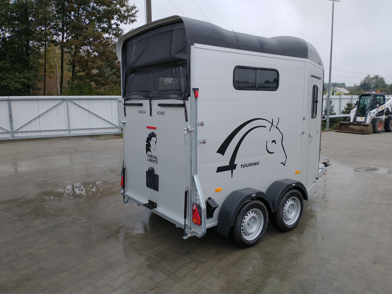 Cheval Liberté Touring Country + Siodlarnia, Debon - عربة نقل خيل: صور 3 Cheval Liberté Touring Country + Siodlarnia, Debon - عربة نقل خيل: صور 3