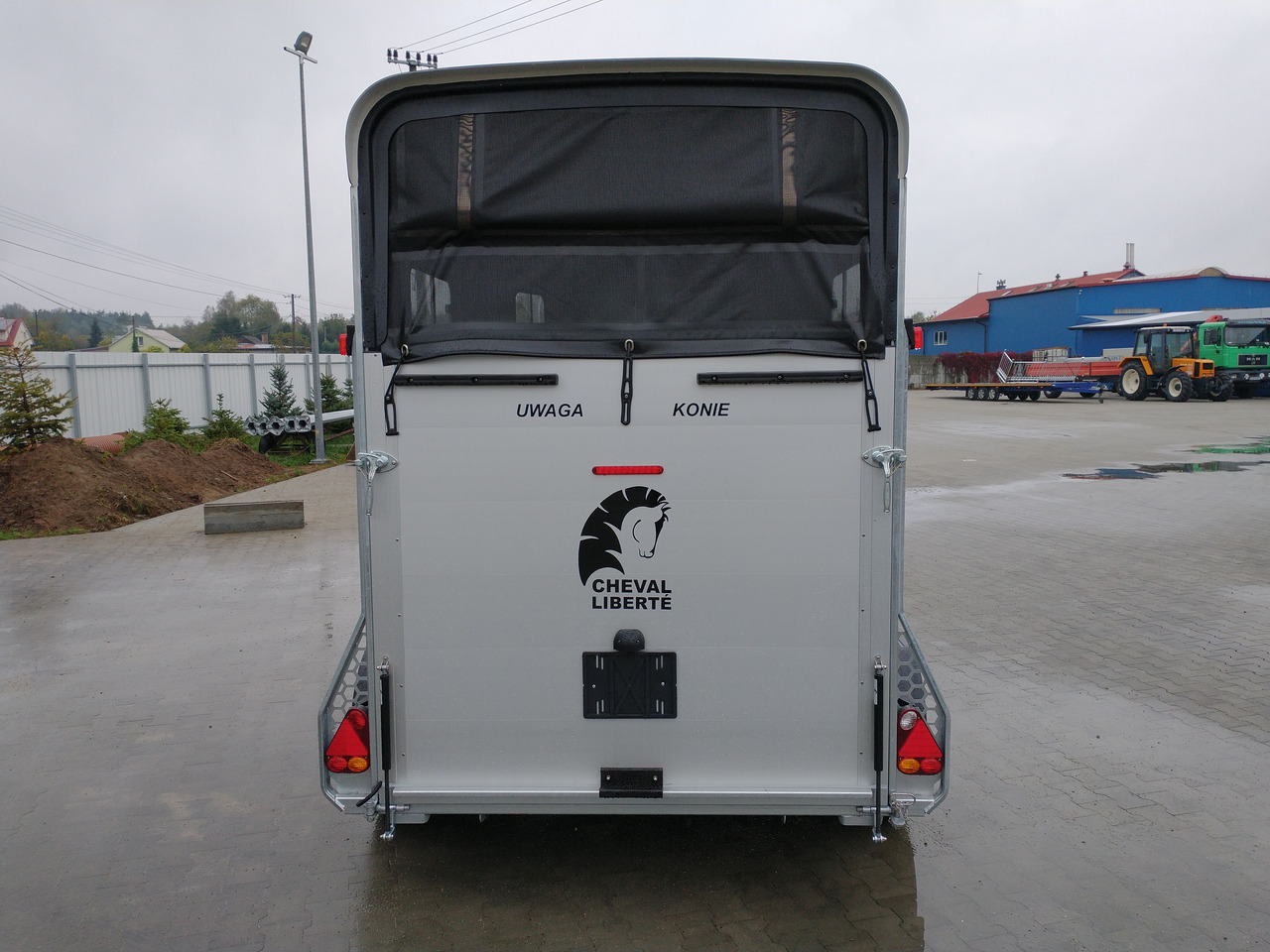 Cheval Liberté Touring Country + Siodlarnia, Debon - عربة نقل خيل: صور 4 Cheval Liberté Touring Country + Siodlarnia, Debon - عربة نقل خيل: صور 4