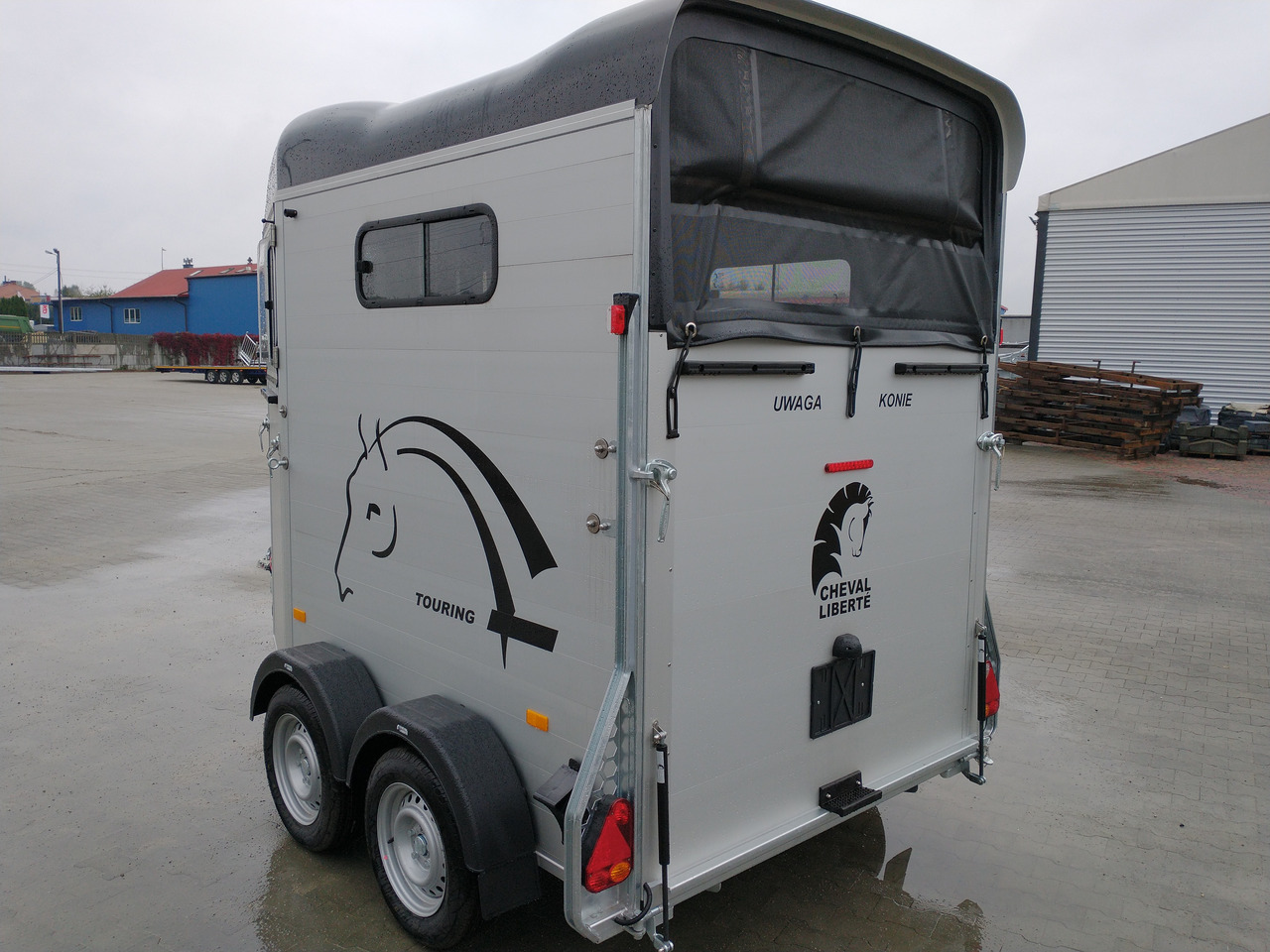 Cheval Liberté Touring Country + Siodlarnia, Debon - عربة نقل خيل: صور 5 Cheval Liberté Touring Country + Siodlarnia, Debon - عربة نقل خيل: صور 5
