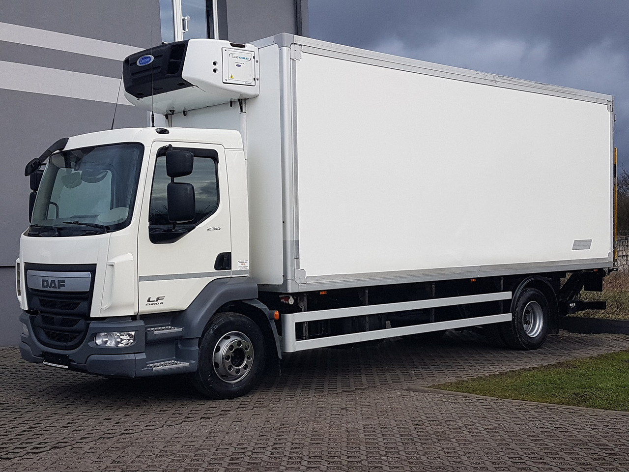 DAF LF230 16T WINDA CHŁODNIA 16EP 6,58x2,48x2,38 KLIMA IZOTERMA MROŹNIA - مبردة شاحنة: صور 2 DAF LF230 16T WINDA CHŁODNIA 16EP 6,58x2,48x2,38 KLIMA IZOTERMA MROŹNIA - مبردة شاحنة: صور 2