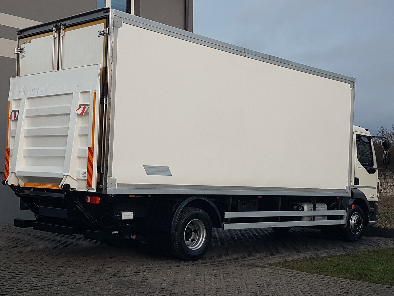 DAF LF230 16T WINDA CHŁODNIA 16EP 6,58x2,48x2,38 KLIMA IZOTERMA MROŹNIA - مبردة شاحنة: صور 4 DAF LF230 16T WINDA CHŁODNIA 16EP 6,58x2,48x2,38 KLIMA IZOTERMA MROŹNIA - مبردة شاحنة: صور 4