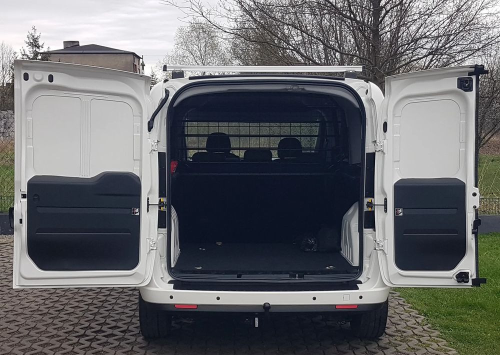 Fiat Doblo 1.6 Multijet 16V Easy - سيارة: صور 5 Fiat Doblo 1.6 Multijet 16V Easy - سيارة: صور 5