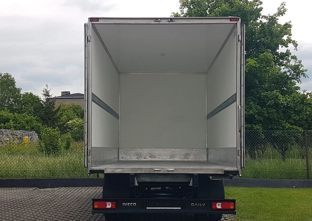 Iveco 72-180 DAILY 8EP KONTENER IZOTERMA 4,16x2,10x2,09 DMC 7200 KG KLIMATRONIK TEMPOMAT KRAJOWY - بصندوق مغلق شاحنة: صور 5 Iveco 72-180 DAILY 8EP KONTENER IZOTERMA 4,16x2,10x2,09 DMC 7200 KG KLIMATRONIK TEMPOMAT KRAJOWY - بصندوق مغلق شاحنة: صور 5