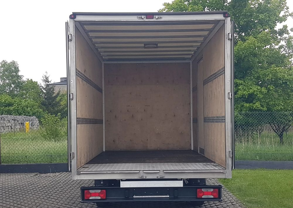 Iveco DAILY 3,0 KLIMA 8EP KONTENER 4,22x2,10x2,11 AC KRAJOWY DMC 3500 KG 35S15 - الشاحنات الصغيرة صندوق مغلق: صور 5 Iveco DAILY 3,0 KLIMA 8EP KONTENER 4,22x2,10x2,11 AC KRAJOWY DMC 3500 KG 35S15 - الشاحنات الصغيرة صندوق مغلق: صور 5