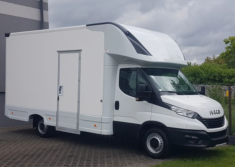 Iveco DAILY KONTENER NISKOPODŁOGOWY 4,43x2,23x2,42 SKLEP FOODTRUCK BAR KLIMA KONIOWÓZ KAMPER - الشاحنات الصغيرة صندوق مغلق: صور 1 Iveco DAILY KONTENER NISKOPODŁOGOWY 4,43x2,23x2,42 SKLEP FOODTRUCK BAR KLIMA KONIOWÓZ KAMPER - الشاحنات الصغيرة صندوق مغلق: صور 1