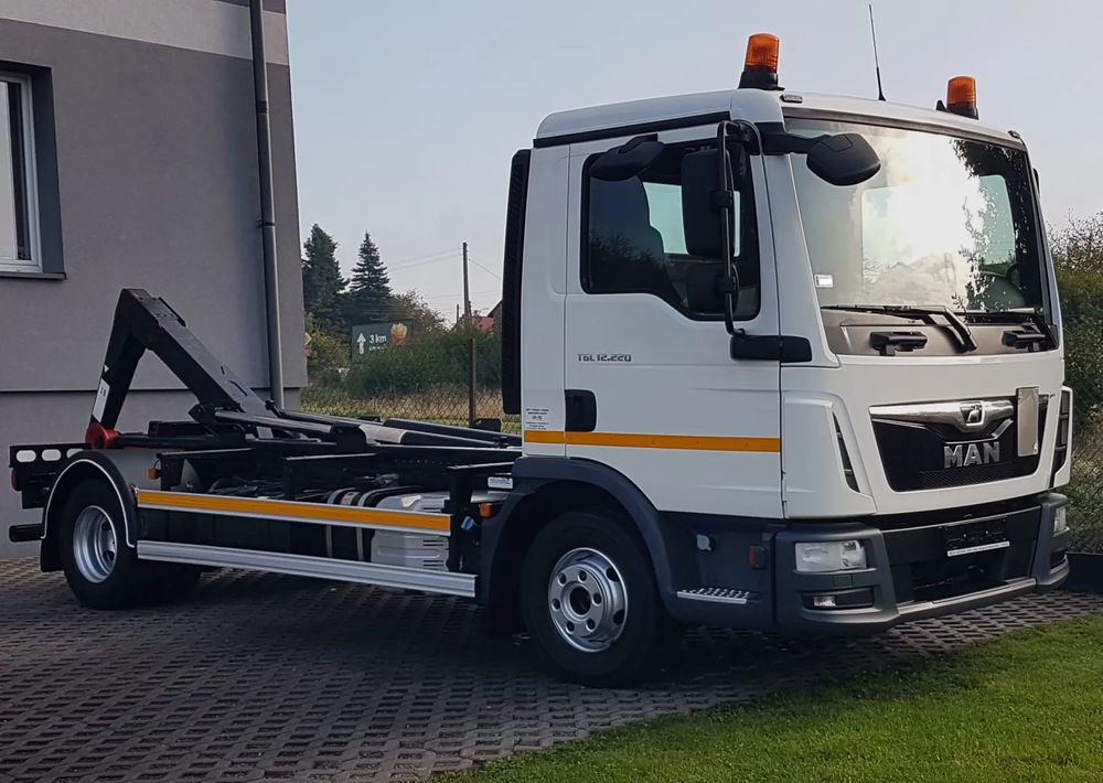MAN TGL 12.220 HAKOWIEC 4x2 KLIMA - شاحنة ذات الخطاف: صور 5 MAN TGL 12.220 HAKOWIEC 4x2 KLIMA - شاحنة ذات الخطاف: صور 5
