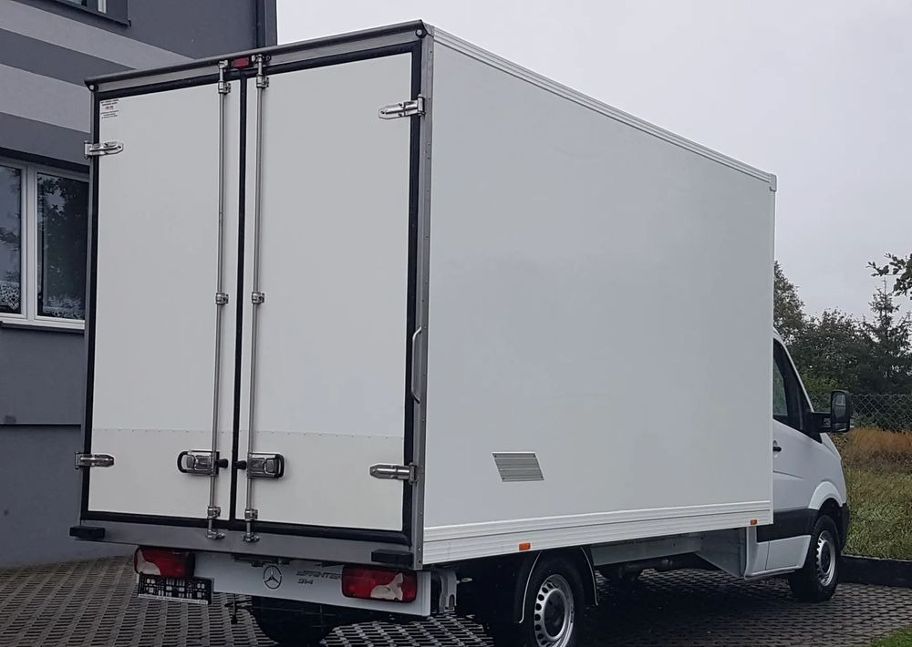 Mercedes-Benz Sprinter KONTENER 8EP 4,21x2,15x2,30 KLIMA 314 CDI MANUAL - الشاحنات الصغيرة صندوق مغلق: صور 4 Mercedes-Benz Sprinter KONTENER 8EP 4,21x2,15x2,30 KLIMA 314 CDI MANUAL - الشاحنات الصغيرة صندوق مغلق: صور 4