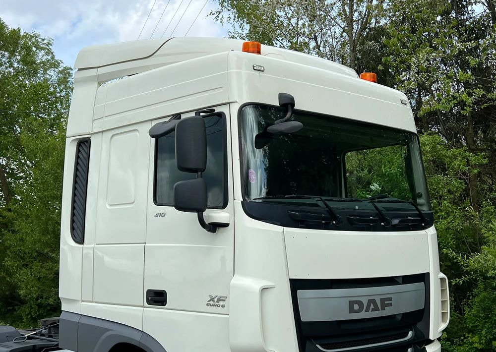 DAF * DAF XF 106 * SPROWADZONY * SUPER STAN CIĄGNIK SIODŁOWY Euro 6 - شاحنة جرار: صور 3 DAF * DAF XF 106 * SPROWADZONY * SUPER STAN CIĄGNIK SIODŁOWY Euro 6 - شاحنة جرار: صور 3