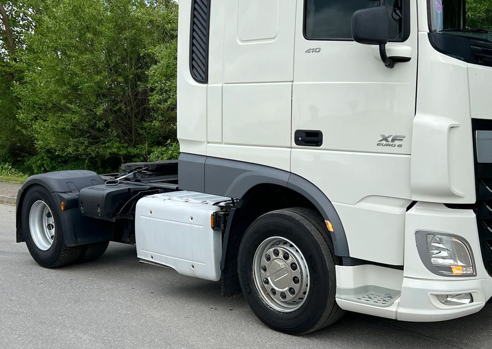 DAF * DAF XF 106 * SPROWADZONY * SUPER STAN CIĄGNIK SIODŁOWY Euro 6 - شاحنة جرار: صور 4 DAF * DAF XF 106 * SPROWADZONY * SUPER STAN CIĄGNIK SIODŁOWY Euro 6 - شاحنة جرار: صور 4