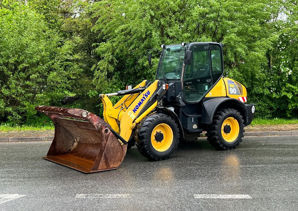 Komatsu Ładowarka KOMATSU WA 90 STAN IDEALNY - اللودر بعجل: صور 1 Komatsu Ładowarka KOMATSU WA 90 STAN IDEALNY - اللودر بعجل: صور 1