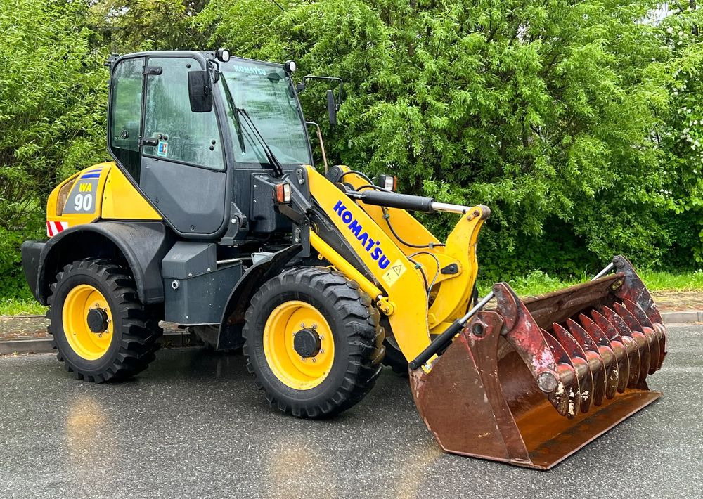 Komatsu Ładowarka KOMATSU WA 90 STAN IDEALNY - اللودر بعجل: صور 2 Komatsu Ładowarka KOMATSU WA 90 STAN IDEALNY - اللودر بعجل: صور 2