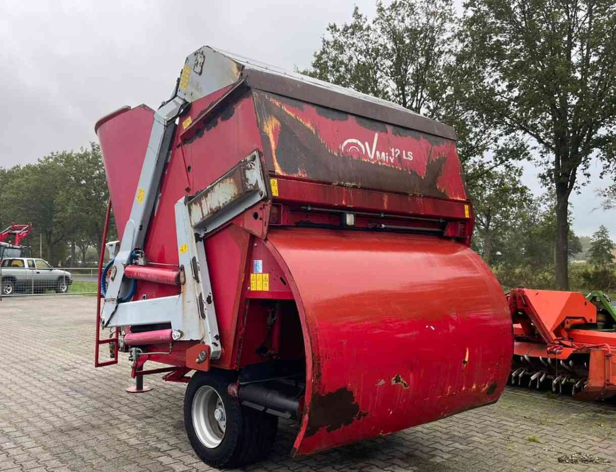 BVL V-Mix 12 LS Voermengwagen Voermachines - آلة خلط وتوزيع الأعلاف: صور 3 BVL V-Mix 12 LS Voermengwagen Voermachines - آلة خلط وتوزيع الأعلاف: صور 3