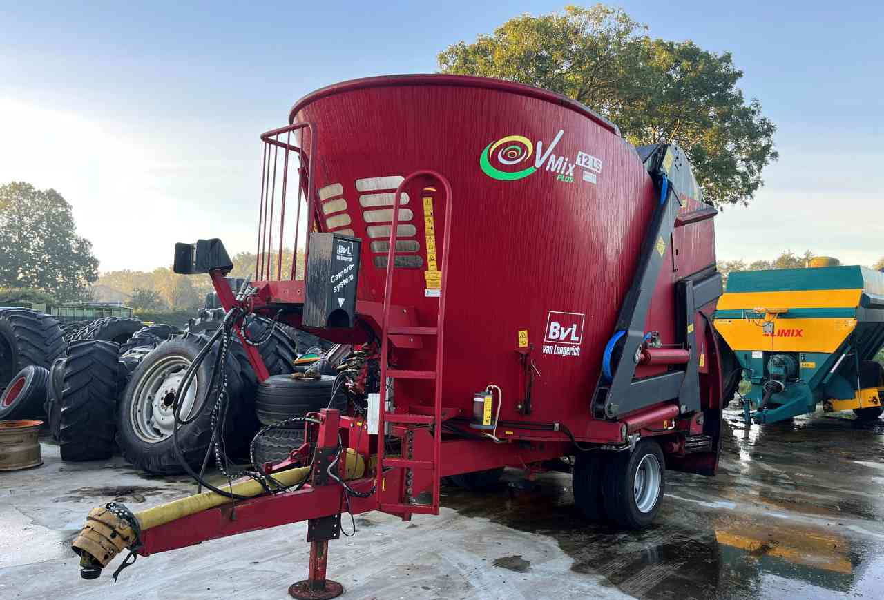 BVL V-Mix 12 LS Voermengwagen Voermachines - آلة خلط وتوزيع الأعلاف: صور 2 BVL V-Mix 12 LS Voermengwagen Voermachines - آلة خلط وتوزيع الأعلاف: صور 2