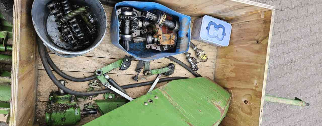 Bergmann Royal doseerwalsen, onderdelen, parts, diversen - مقطورات الاعلاف: صور 3 Bergmann Royal doseerwalsen, onderdelen, parts, diversen - مقطورات الاعلاف: صور 3