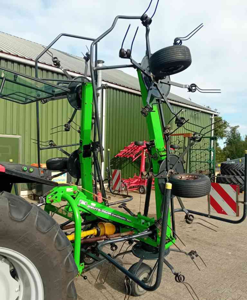 Deutz-Fahr Condimaster 6821 schudder weidebouwmachines - لمّامَة القش: صور 1 Deutz-Fahr Condimaster 6821 schudder weidebouwmachines - لمّامَة القش: صور 1