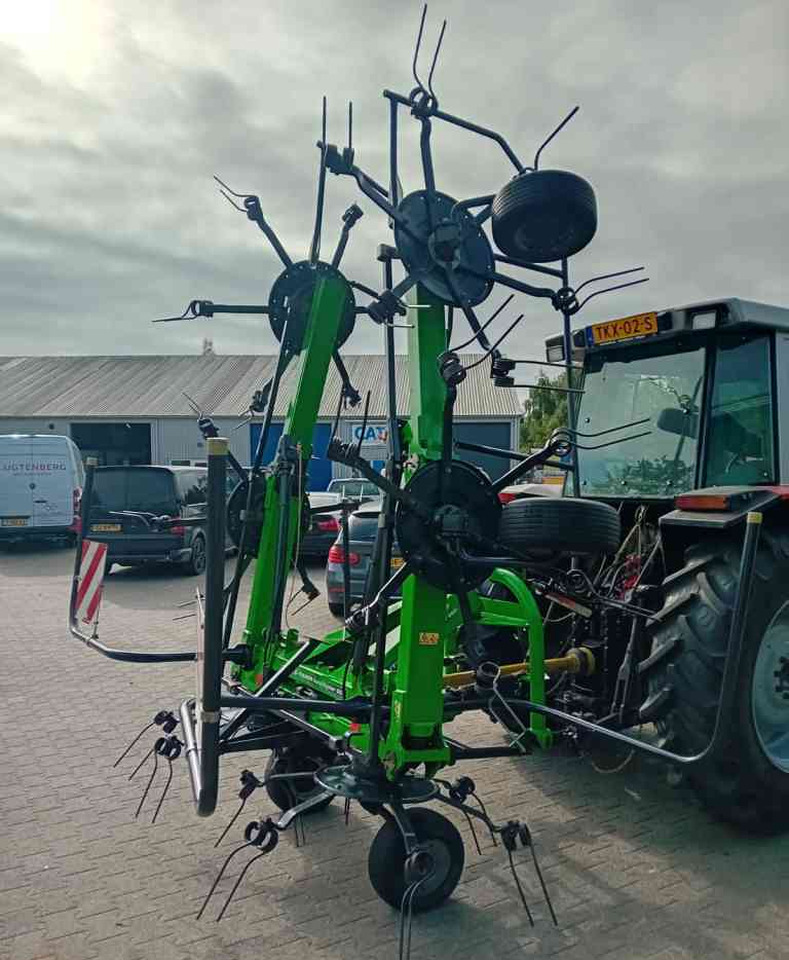 Deutz-Fahr Condimaster 6821 schudder weidebouwmachines - لمّامَة القش: صور 2 Deutz-Fahr Condimaster 6821 schudder weidebouwmachines - لمّامَة القش: صور 2