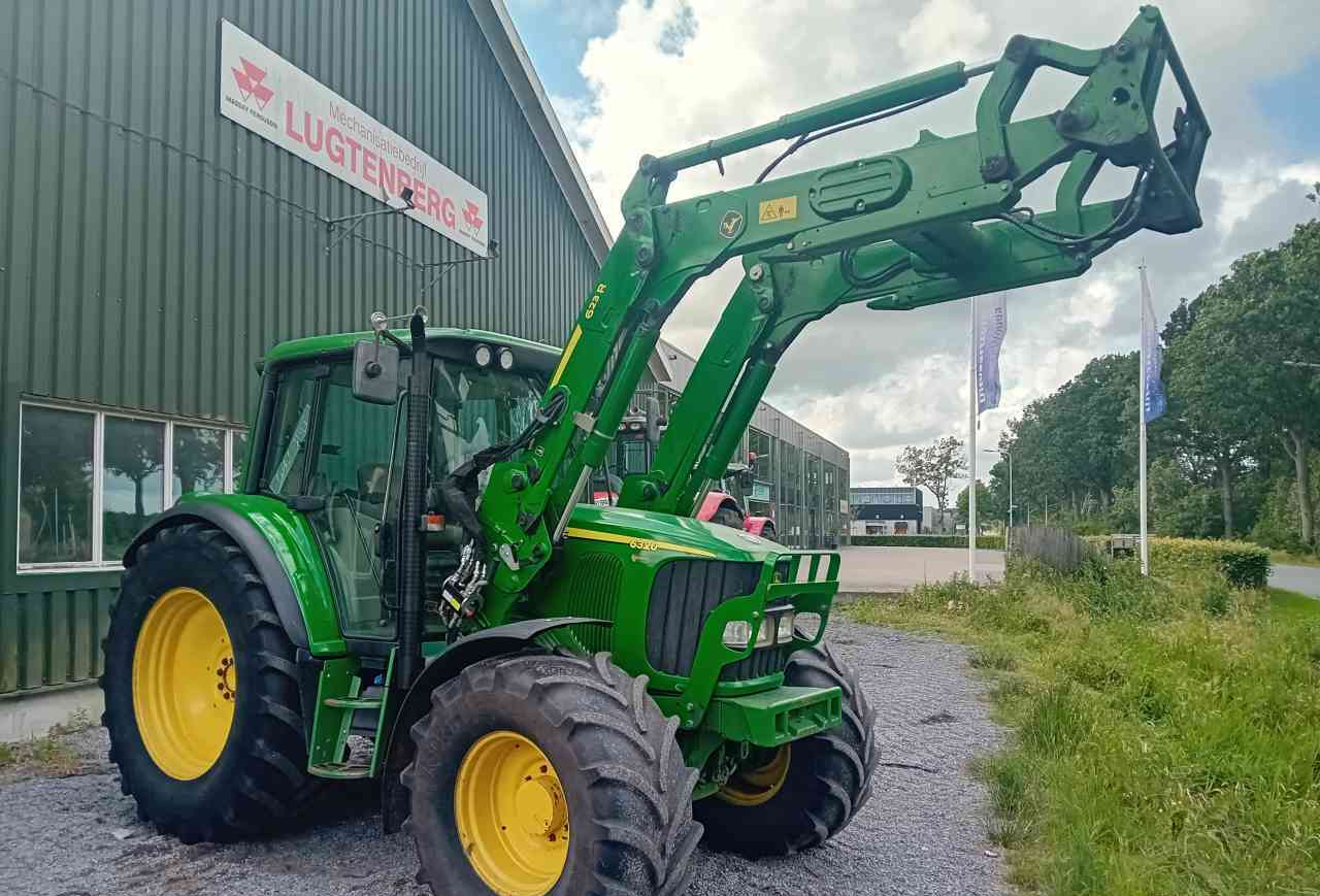 جرار John Deere 6320 met 623R voorlader: صور 1