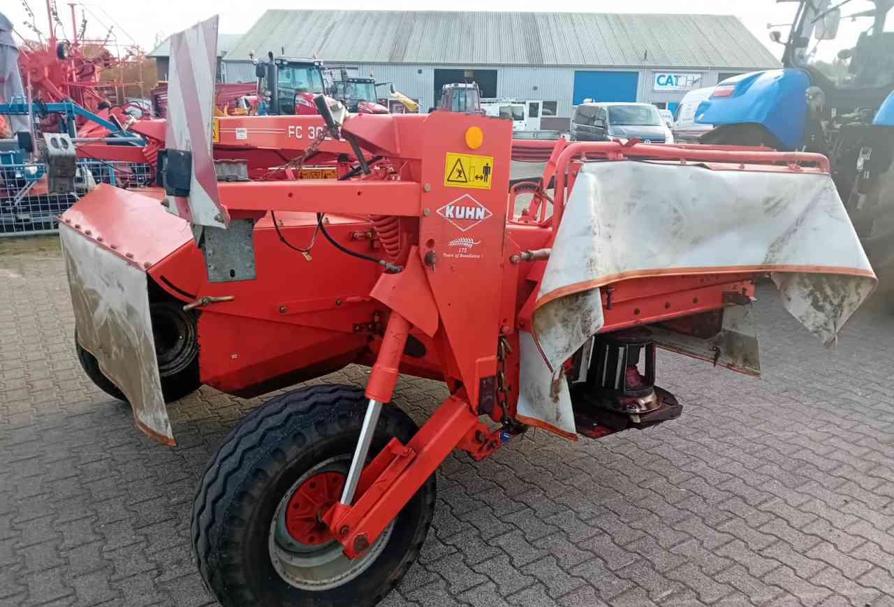 Kuhn FC302G getrokken schijvenmaaier *Verkocht/sold* - جزازة: صور 3 Kuhn FC302G getrokken schijvenmaaier *Verkocht/sold* - جزازة: صور 3
