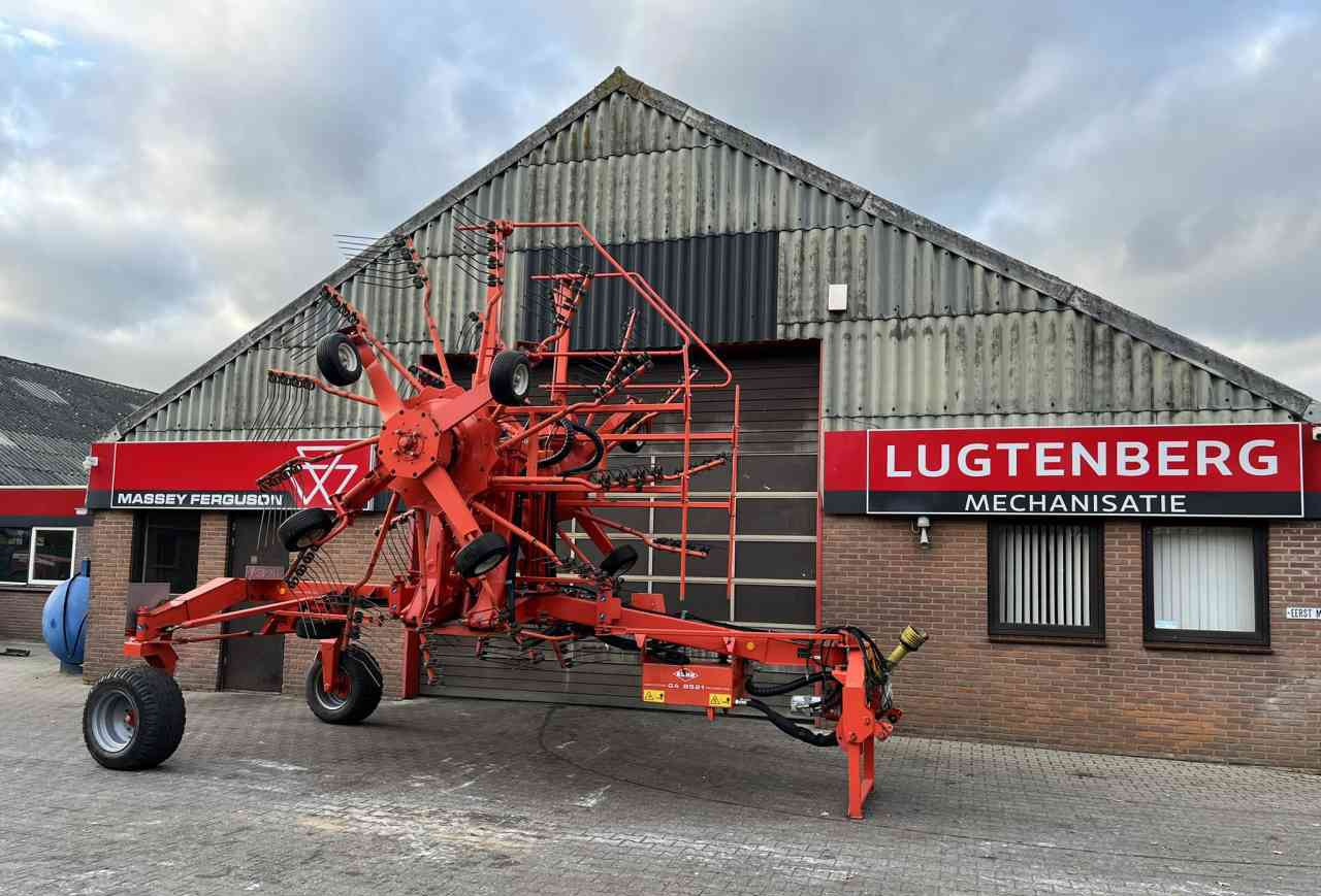 Kuhn GA 8521 zwadhark zwiller rugger rake weidebouwmachines - لمّامَة القش: صور 1 Kuhn GA 8521 zwadhark zwiller rugger rake weidebouwmachines - لمّامَة القش: صور 1