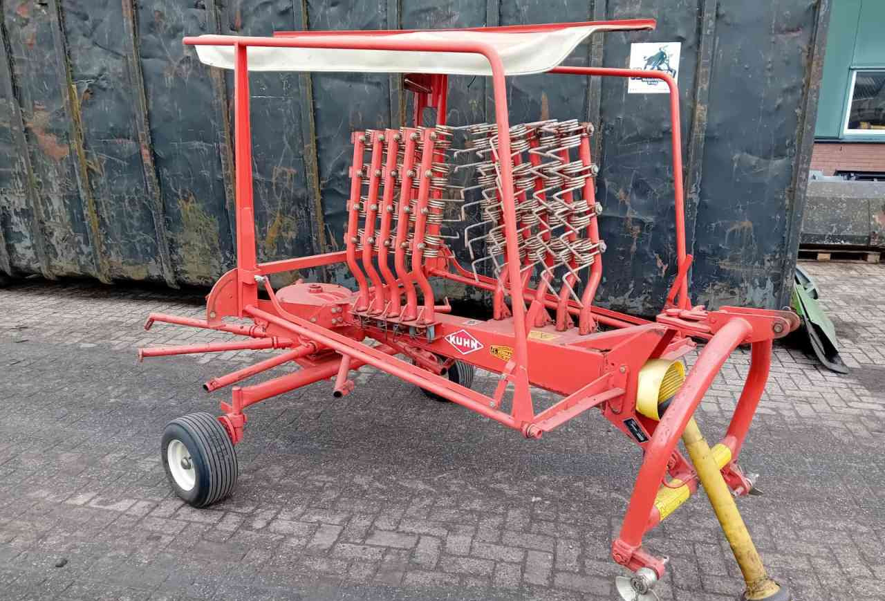 Kuhn GA4101GM zwadhark - لمّامَة القش: صور 1 Kuhn GA4101GM zwadhark - لمّامَة القش: صور 1
