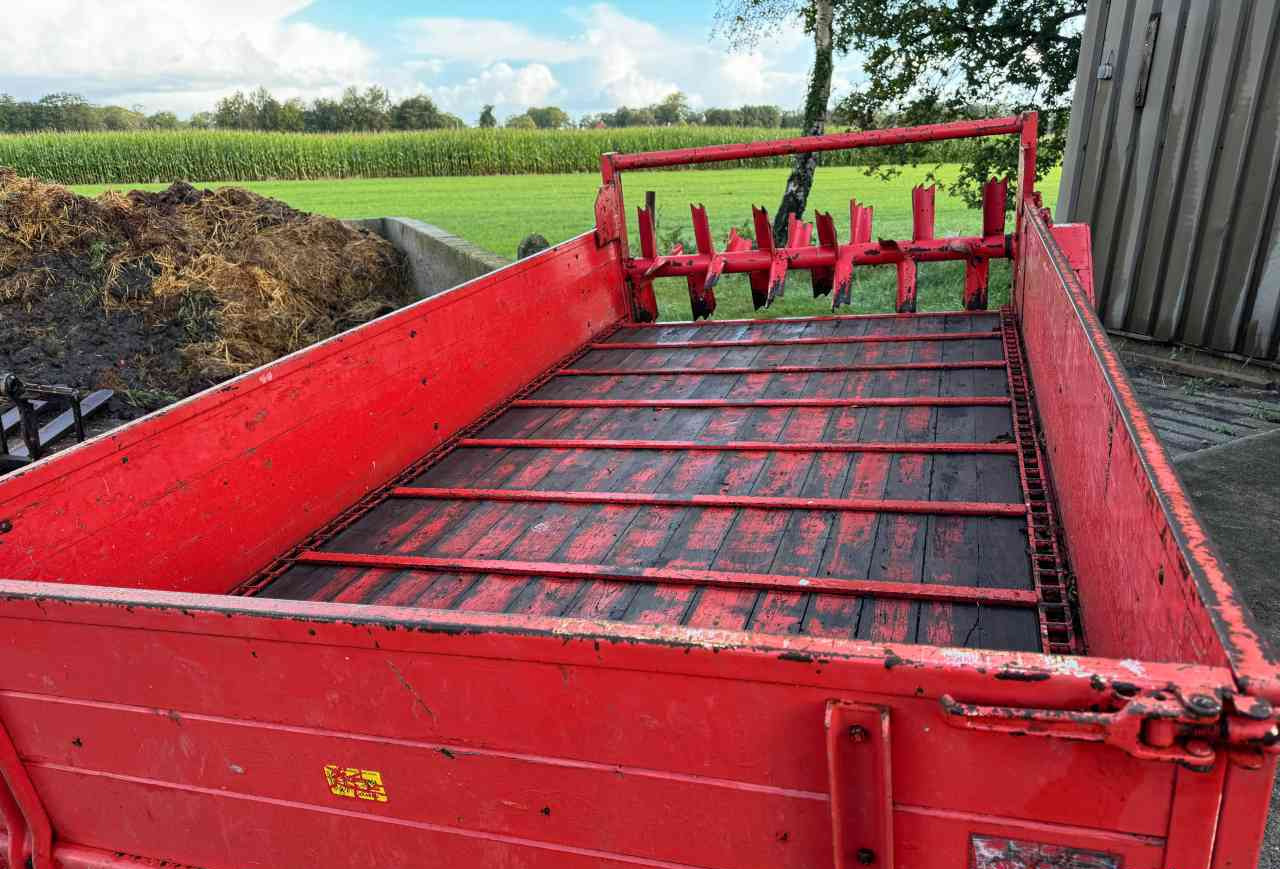 Schuitemaker SMS 3000 mestverspreider *Verkocht/sold* - نثر السماد: صور 3 Schuitemaker SMS 3000 mestverspreider *Verkocht/sold* - نثر السماد: صور 3