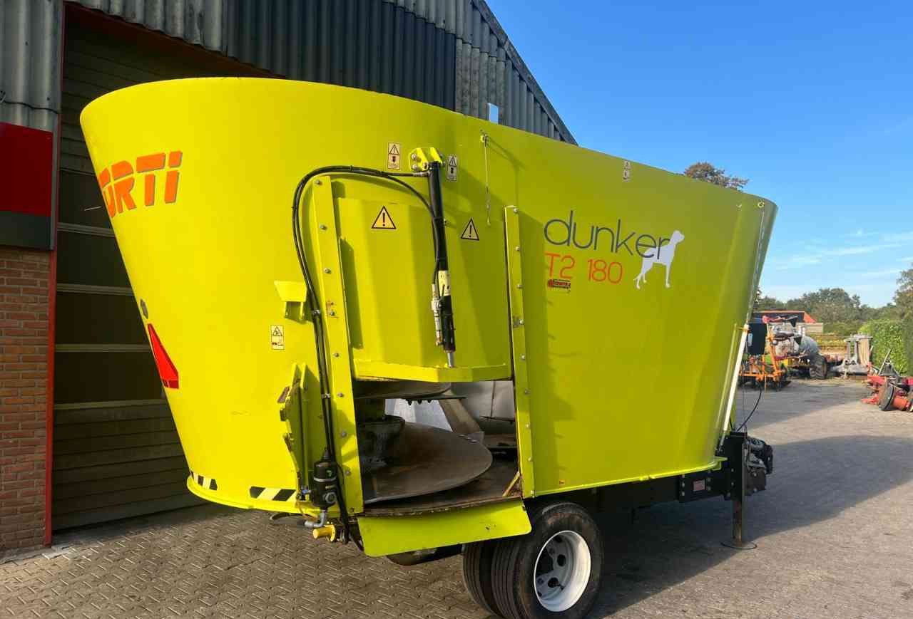 Storti Dunker T2 180 *Verkocht/sold* - آلة خلط وتوزيع الأعلاف: صور 2 Storti Dunker T2 180 *Verkocht/sold* - آلة خلط وتوزيع الأعلاف: صور 2