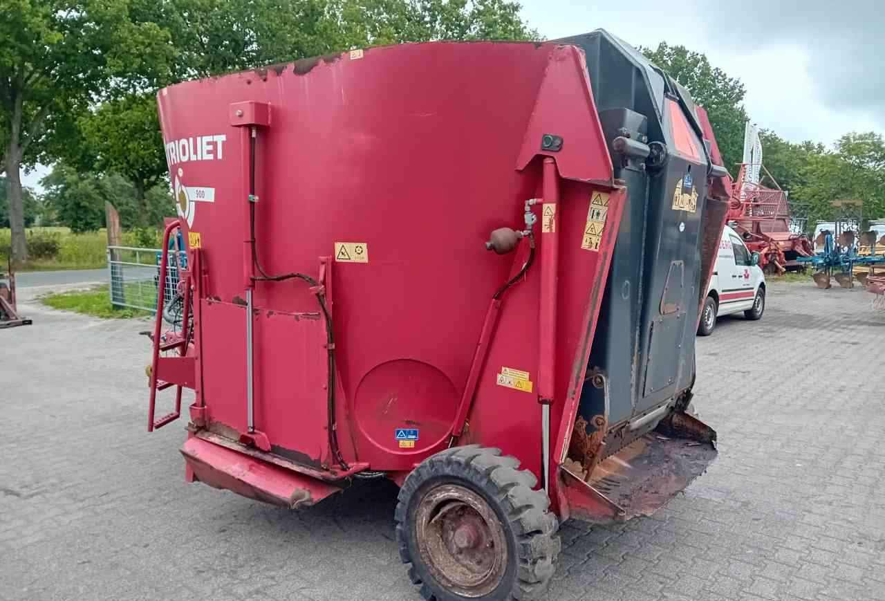 Trioliet Gigant 900 voermengwagen - آلة خلط وتوزيع الأعلاف: صور 2 Trioliet Gigant 900 voermengwagen - آلة خلط وتوزيع الأعلاف: صور 2