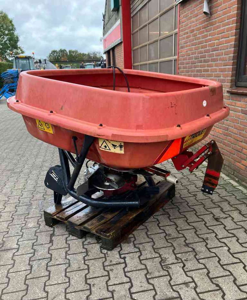 Trioliet TST Kunstmeststrooier mestverwerking - آلة رش الأسمدة: صور 4 Trioliet TST Kunstmeststrooier mestverwerking - آلة رش الأسمدة: صور 4