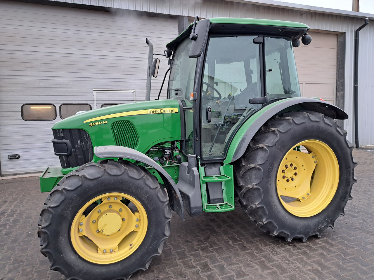 Ciągnik John Deere 5090m - جرار: صور 1 Ciągnik John Deere 5090m - جرار: صور 1