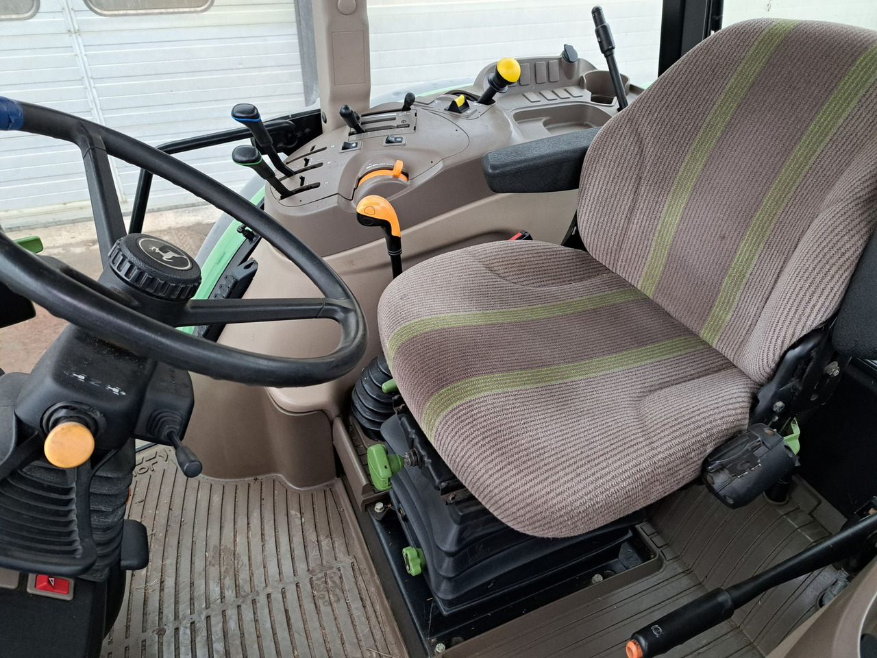 Ciągnik John Deere 5090m - جرار: صور 3 Ciągnik John Deere 5090m - جرار: صور 3