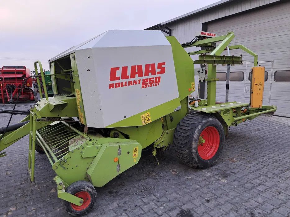 Claas 250 RC Uniwrap - مكبس القش الدائري: صور 1 Claas 250 RC Uniwrap - مكبس القش الدائري: صور 1