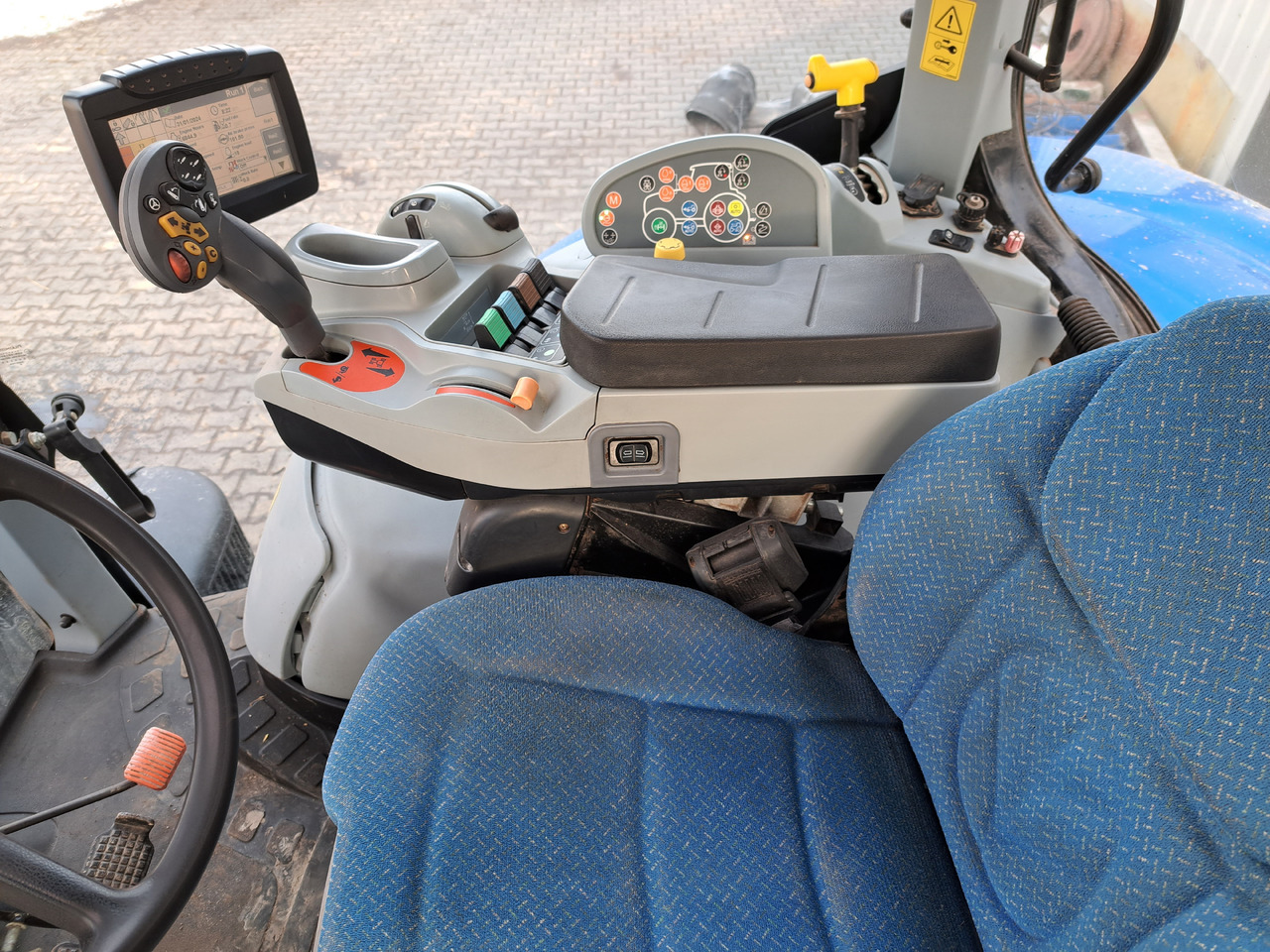 جرار New Holland T7 170: صور 7