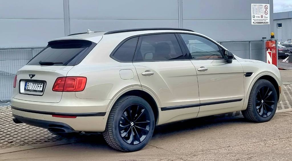 Bentley BENTAYGA 6.0 W12 - سيارة: صور 5 Bentley BENTAYGA 6.0 W12 - سيارة: صور 5