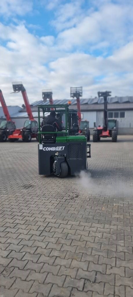 Combilift CB 2500 LPG NEW 2023 - SALE ! - شاحنة المناولة رباعية الاتجاهات: صور 5 Combilift CB 2500 LPG NEW 2023 - SALE ! - شاحنة المناولة رباعية الاتجاهات: صور 5