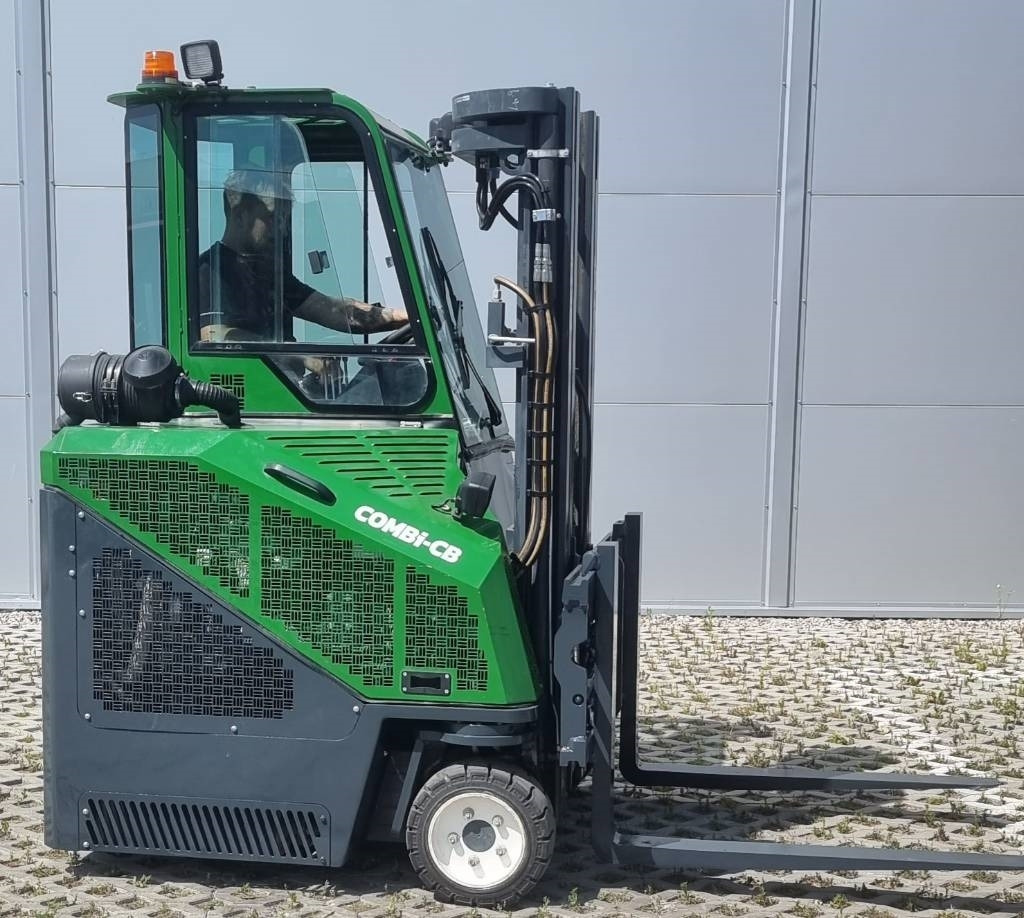 Combilift CB 2500 LPG - شاحنة المناولة رباعية الاتجاهات: صور 3 Combilift CB 2500 LPG - شاحنة المناولة رباعية الاتجاهات: صور 3