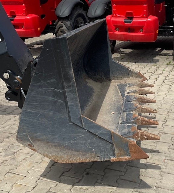 Manitou CBC 650 L 1850 - بكت - آلات البناء: صور 3 Manitou CBC 650 L 1850 - بكت - آلات البناء: صور 3
