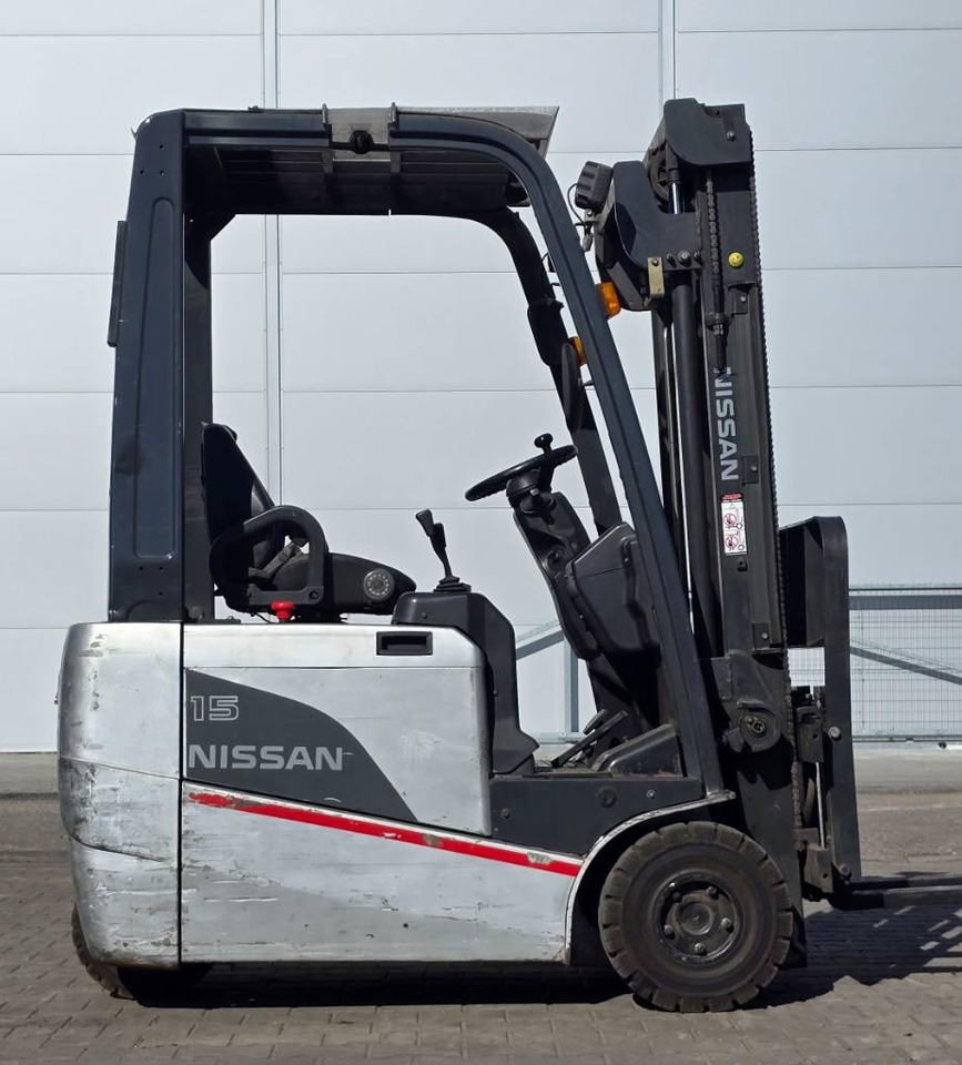 Nissan 1N1L 15Q - رافعة شوكية كهربائية: صور 2 Nissan 1N1L 15Q - رافعة شوكية كهربائية: صور 2