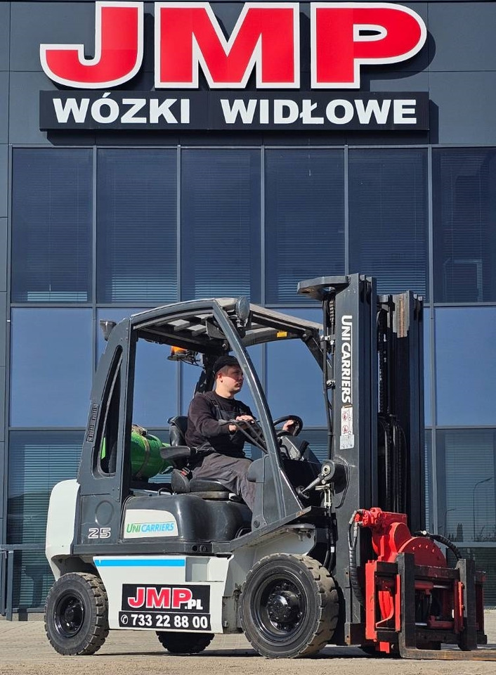 رافعة شوكية تعمل بالغاز UniCarriers U1D2A25LQ DX25 LPG: صور 10 رافعة شوكية تعمل بالغاز UniCarriers U1D2A25LQ DX25 LPG: صور 10