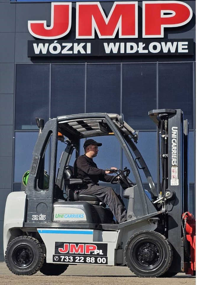 رافعة شوكية تعمل بالغاز UniCarriers U1D2A25LQ DX25 LPG: صور 7 رافعة شوكية تعمل بالغاز UniCarriers U1D2A25LQ DX25 LPG: صور 7