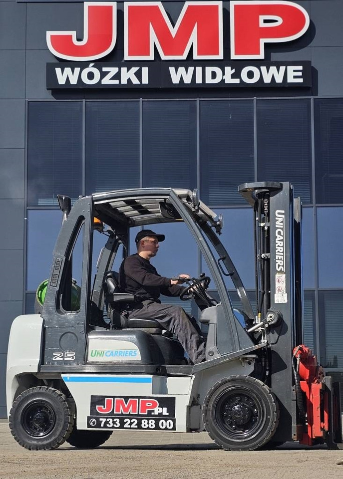 رافعة شوكية تعمل بالغاز UniCarriers U1D2A25LQ DX25 LPG: صور 6 رافعة شوكية تعمل بالغاز UniCarriers U1D2A25LQ DX25 LPG: صور 6